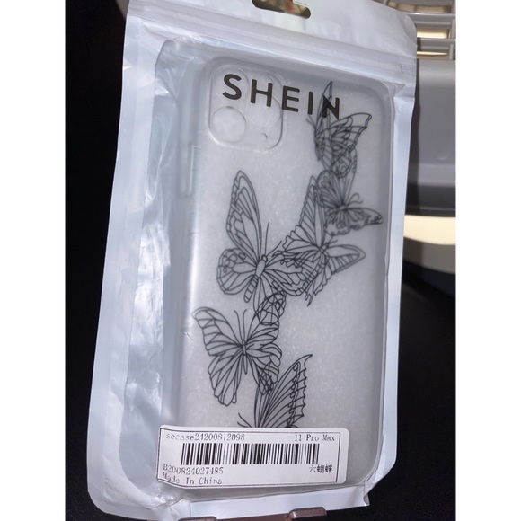 Black Butterfly Clear iPhone 11 Pro Max Case 🖤 - Picture 7 of 17